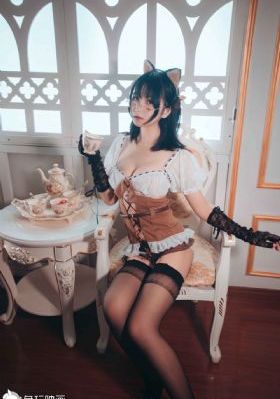 被大胸女摁住摸双乳H_超清最新电影在线观看